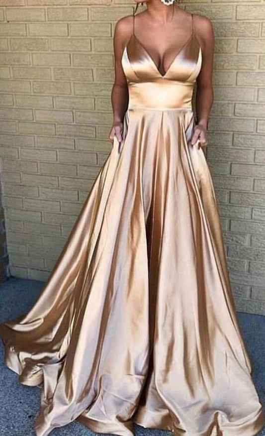 Langes goldenes Ballkleid mit Spaghettiträgern cg1710
