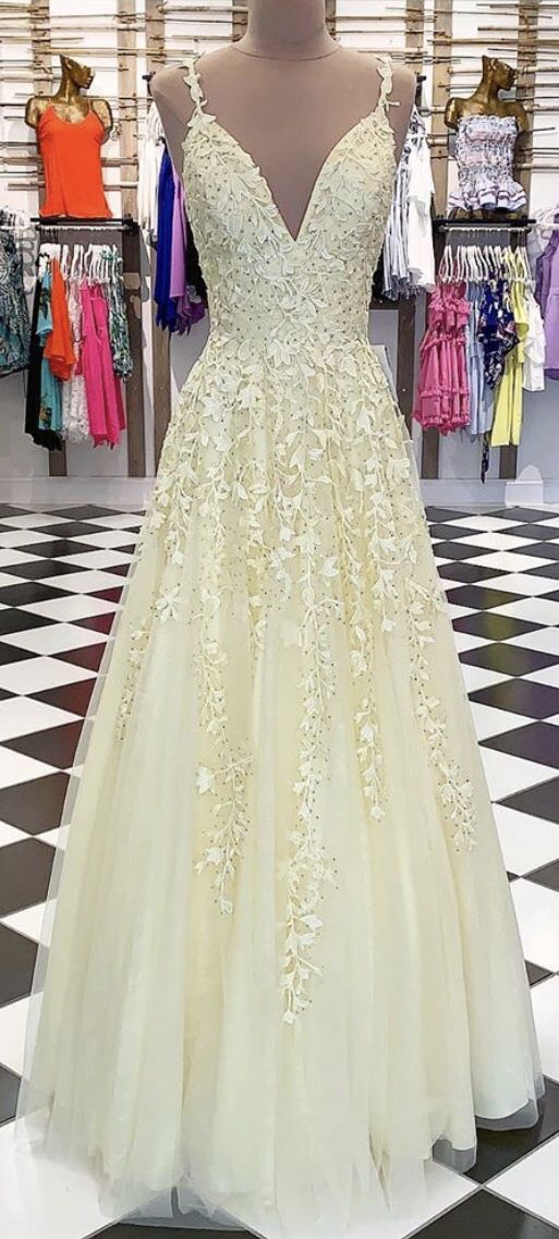 Gelbes bodenlanges Ballkleid aus Tüll mit Spitzenstickerei und V-Ausschnitt cg1737