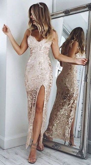 Charmantes rückenfreies Ballkleid, Etuikleid mit Spaghettiträgern, bodenlanges Champagner-Spitzen-Ballkleid cg1756