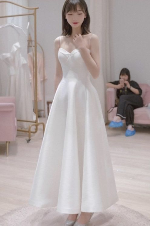 Elegant Floor-length White Satin Evening Dress Spaghetti Straps Lace-up Prom Dress With Pockets cg17651