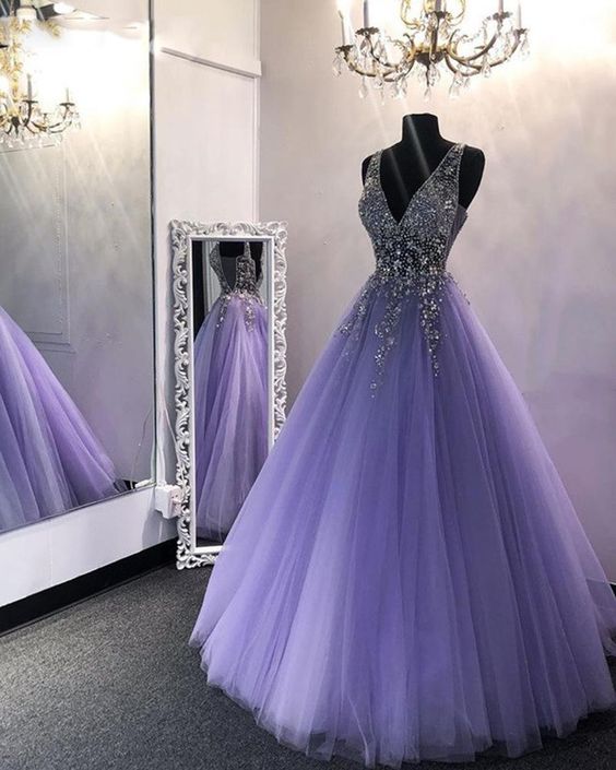 Amazing V Neck Beading Lavender Ball Gown Puffy Girls Sweet Quinceanera Dresses Prom Gown cg18032
