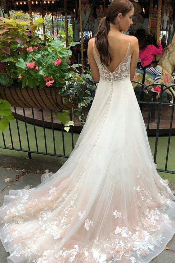 Tulle V Neck Embroidery Long Spaghetti Straps Prom Dresses cg19094