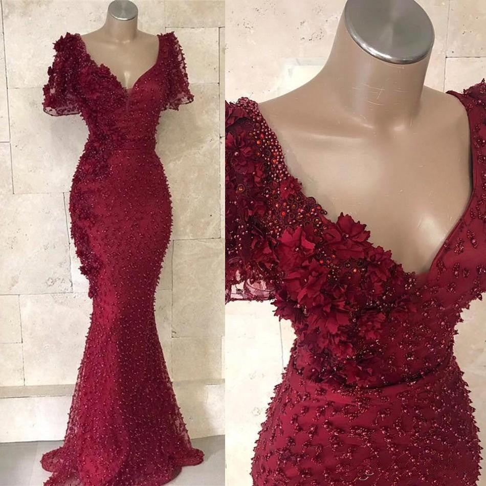 Abendkleid mit Wickel-V-Ausschnitt und Perlenblüten, cg19906