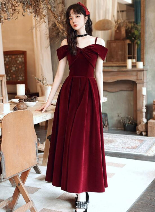 Weinrotes schulterfreies langes Abendkleid aus Samt, dunkelrotes Partykleid, formelles Kleid, Abschlussballkleid cg20185
