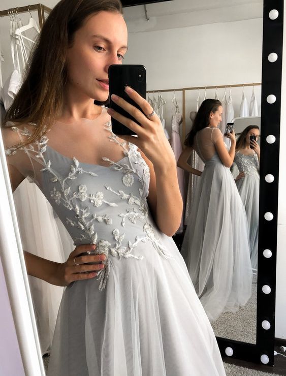 Bezauberndes Tüll-Ballkleid mit Applikationen cg20191
