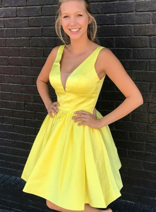 Gelbes kurzes Kleid mit V-Ausschnitt, Homecoming-Kleid cg2085