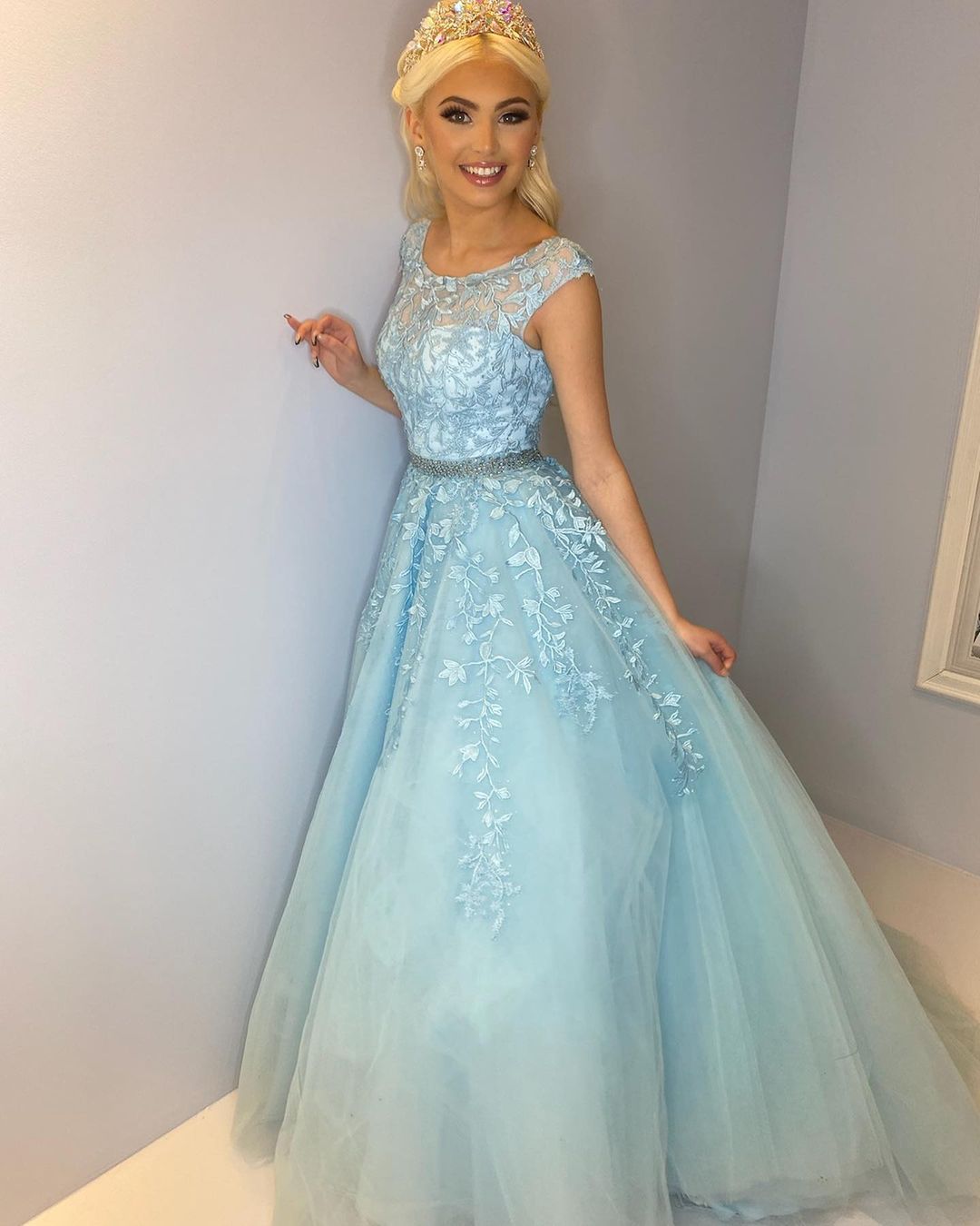 formal dress with cap sleeves, lace appliques, floor length and lace up back, beaded sash prom Dress cg21175