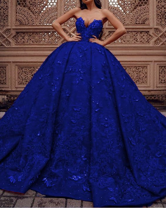 königsblaues Ballkleid aus Spitze mit herzförmigem Korsett cg21486