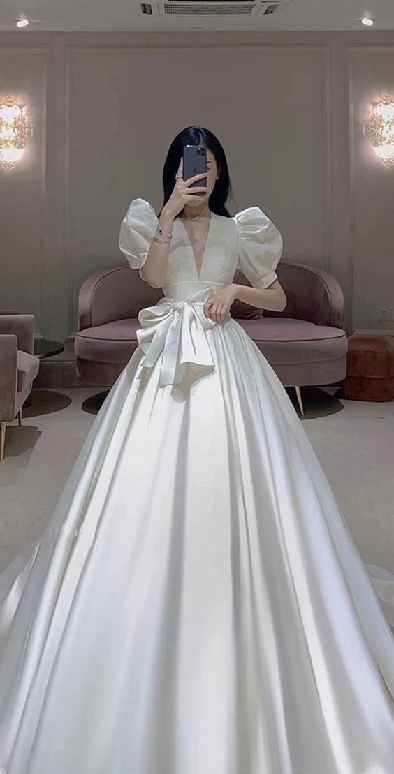 V-Ausschnitt Puffärmel Neueste Brautkleider, Luxus A-Linie Brautkleider Ballkleid cg21981