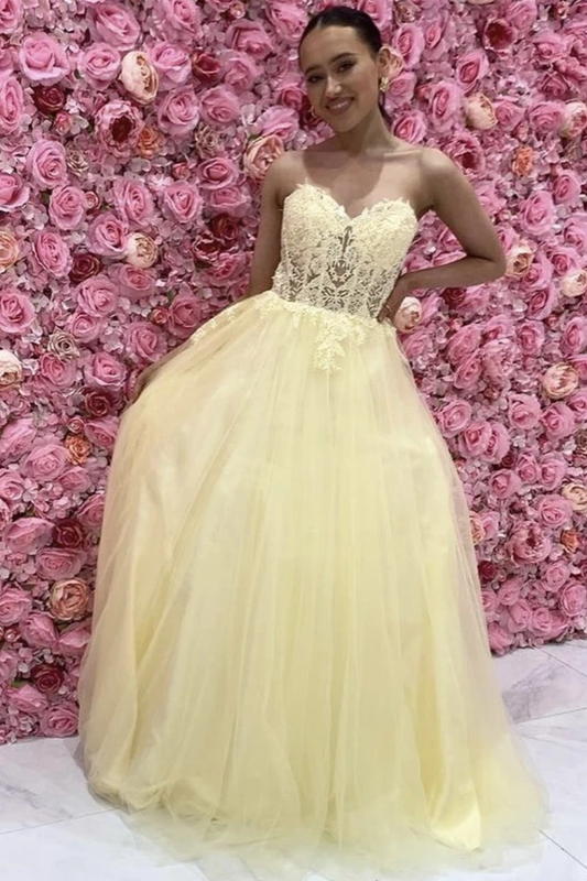 Gelbes langes A-Linien-Ballkleid aus Spitze cg22025