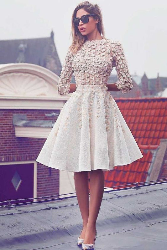 A-Linie Bateau 3/4 Ärmel Elfenbein Satin Knielanges Homecoming-Kleid mit Applikationen cg229