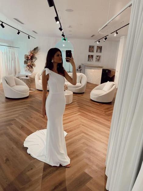 Weißes Meerjungfrau-Ballkleid mit einer Schulter, cg22915