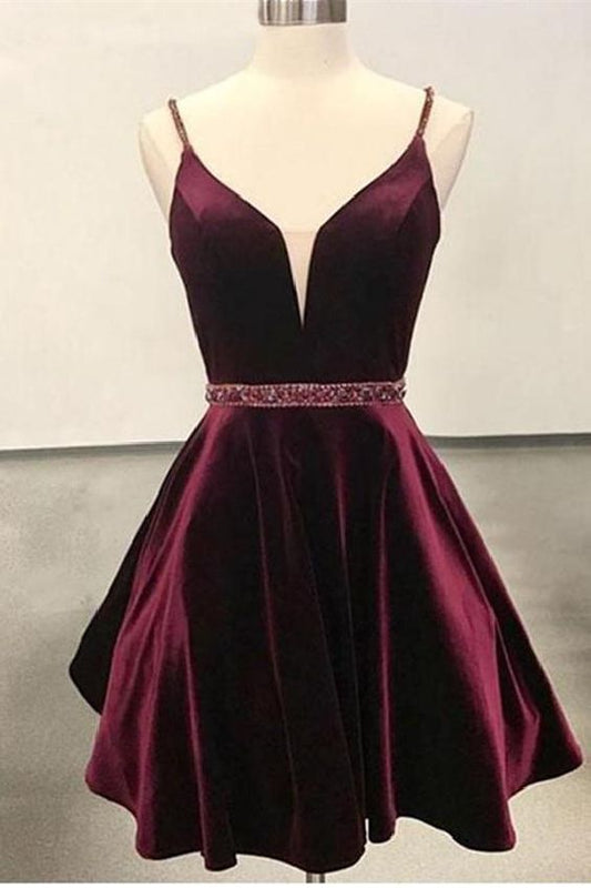 Süßes A-Linie V-Ausschnitt Rückenfreies Samt Burgund Kurzes Homecoming-Kleid cg231