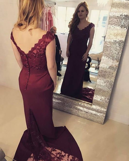 Charmantes Ballkleid, V-Ausschnitt, Spitze, Meerjungfrau-Ballkleid, sexy, burgunderfarbenes Abendkleid cg23210