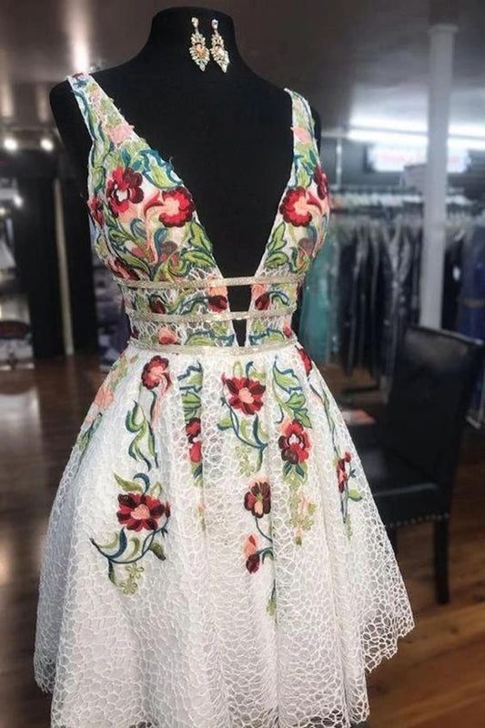 A-Linie, weißes, kurzes Homecoming-Kleid mit Blumenmuster, cg23307
