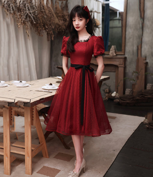 BURGUNDERROTES TÜLL-KURZES A-LINIEN-KLEID, HEIMKEHRKLEID, cg23357