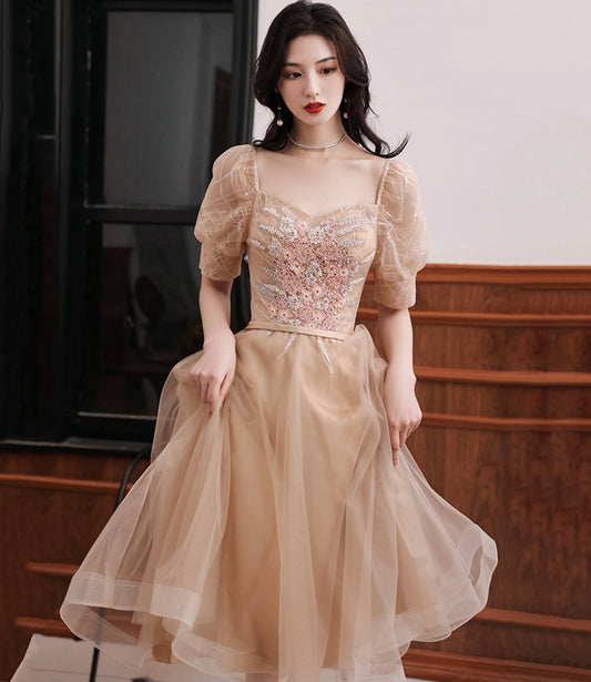 Süßes kurzes A-Linien-Heimkehrkleid aus Tüll cg23401