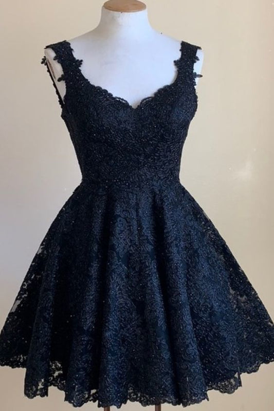 Kurzes A-Linien-Heimkehrkleid aus marineblauer Spitze cg23419