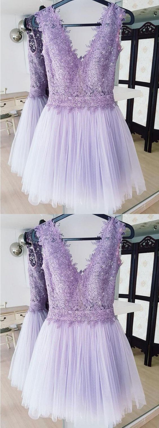 A-Linie, tiefer V-Ausschnitt, rückenfrei, lila, kurzes Homecoming-Kleid mit Spitze, cg23542