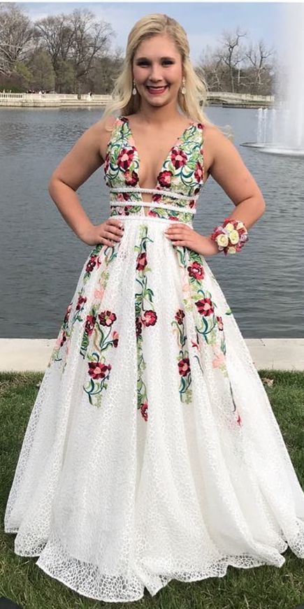 Langes Ballkleid in A-Linie aus weißer Spitze und Blumenstickerei, cg23609