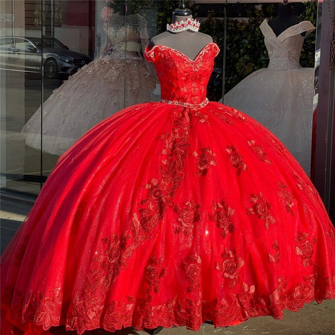 Vintage Red Ball Gown Off the shoulder Prom Dresses with Cap Short Sleeves Lace Applique Prom Dresses cg23770