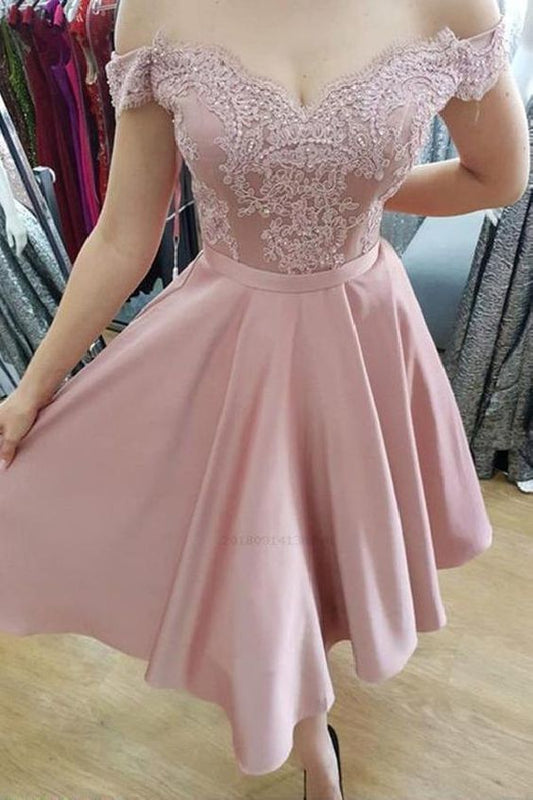 Schulterfreies Homecoming-Kleid mit Perlenspitze und V-Ausschnitt cg258