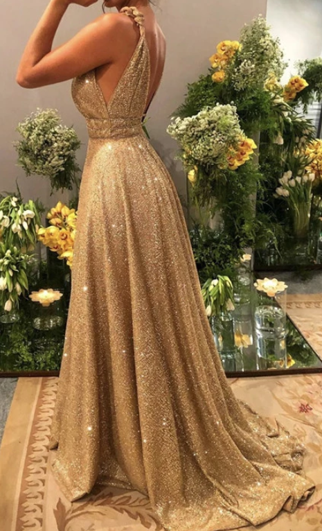 Langes, goldenes Abendkleid mit tiefem Ausschnitt und Pailletten, cg3553