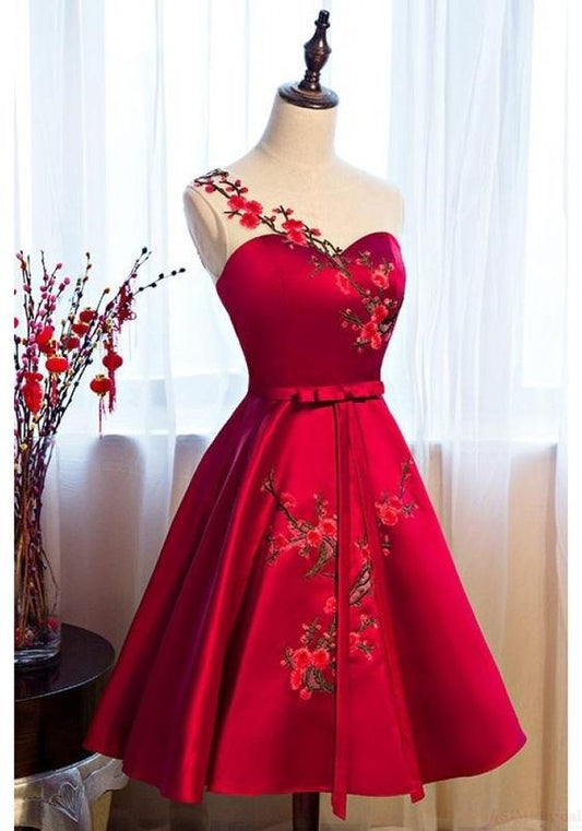 Burgunderrotes Satin-Heimkehrkleid mit Applikation cg363