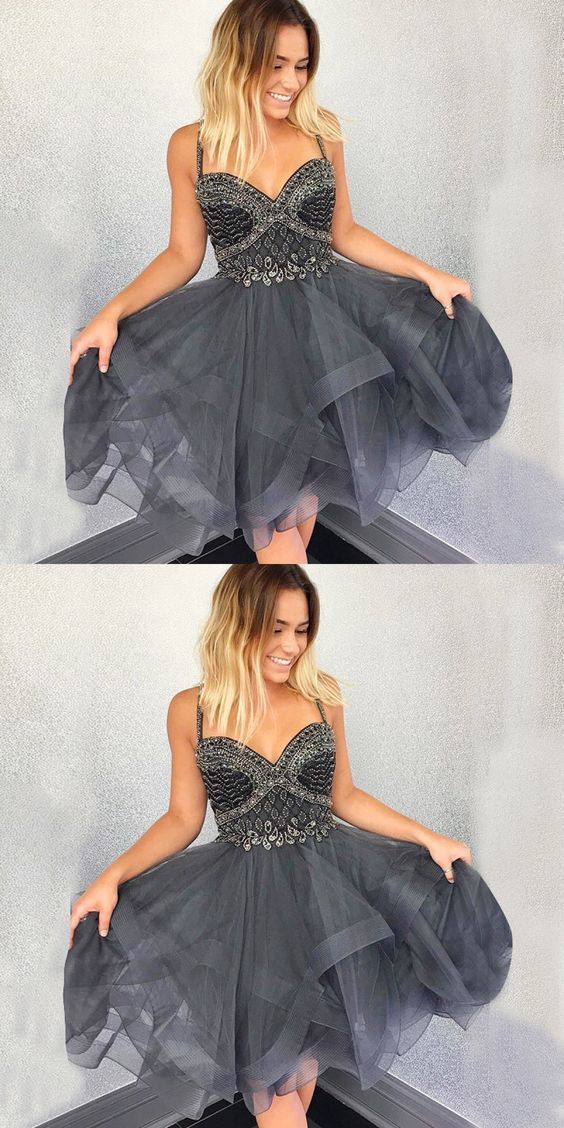 Elegante asymmetrische graue Perlen Homecoming Kleider, kurze Partykleider cg393