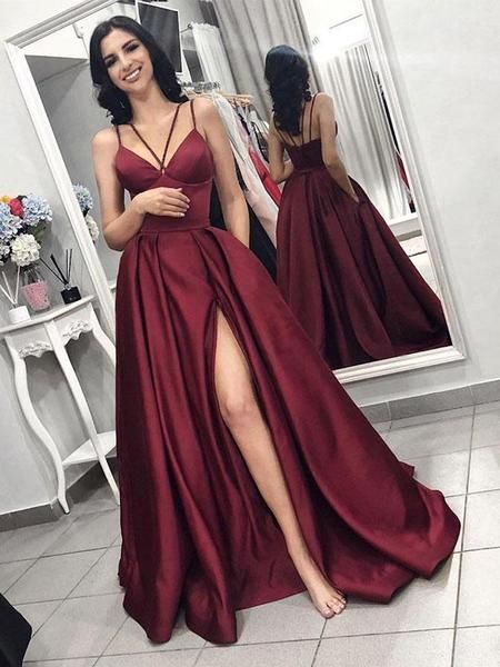 Schickes Burgunderrotes Spaghettiträger-Kleid mit Seitenschlitz und rückenfreiem langen Abendkleid cg458