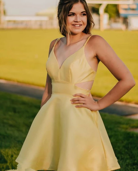 Gelbes kurzes A-Linien-Partykleid mit V-Ausschnitt, Homecoming-Kleid cg4937