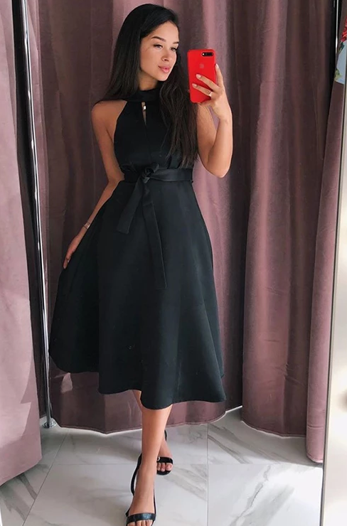 Einfaches A-Linien-Ballkleid in Teelänge mit hohem Halsausschnitt und Rüschen in Schwarz cg4971