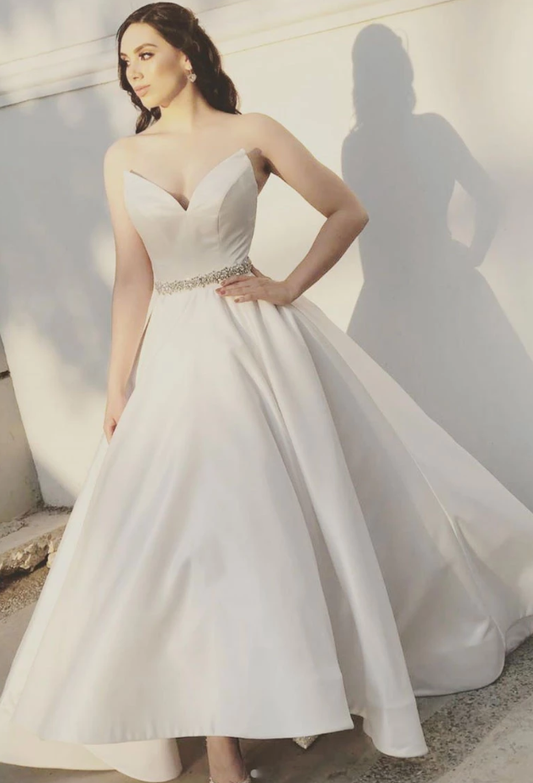 Weißes Sweetheart Satin Tee Länge Ballkleid, Brautjungfernkleid cg4981