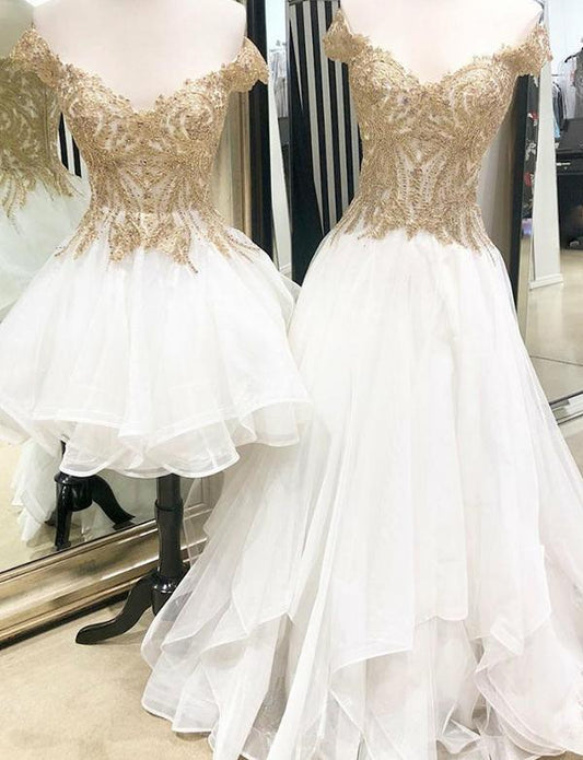 Schulterfreies weißes kurzes Homecoming-Kleid mit Applikationen cg526