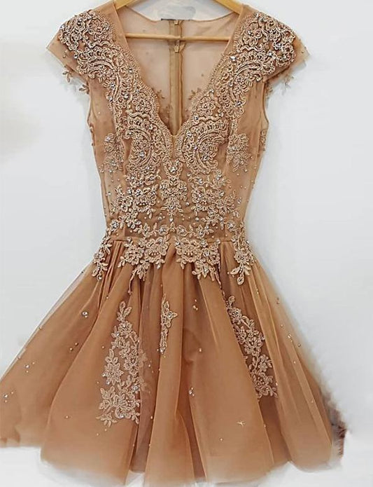 Champagner Tüll V-Ausschnitt Kurzes Homecoming Cocktail Party Kleid mit Perlen Applikationen cg529