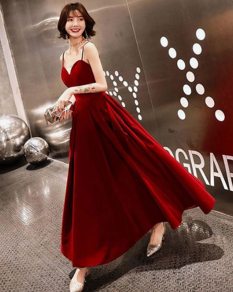 Burgunderrotes, herzförmiges, knielanges Ballkleid, burgunderrotes Brautjungfernkleid cg5920