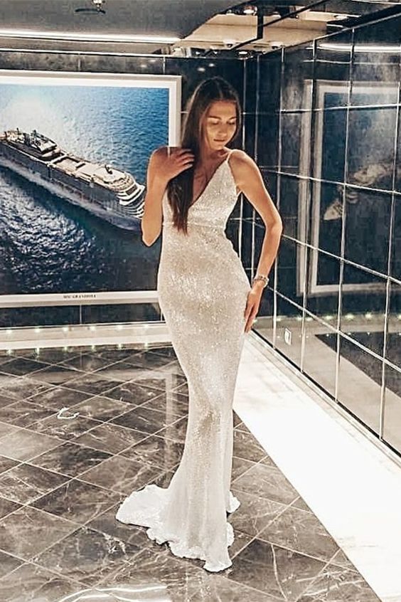 Memraid Deep V-Neck Sweep Train Sequined Prom Dress cg6611