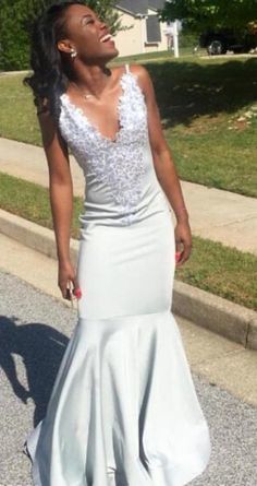 Sexy rückenfreies kleines weißes Meerjungfrau-Ballkleid cg6774