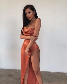Einfaches Ballkleid, trägerloses Ballkleid mit Schlitz cg6794