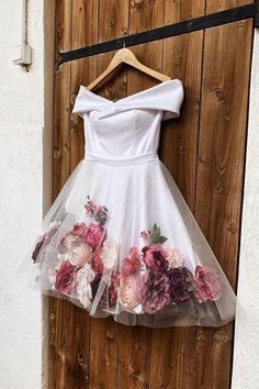 White Tulle Applique Short Party Dress Long Sleeve Homecoming Dresses with Flowers cg7121