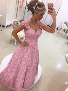 Wunderschönes langes rosa Spitzen-Ballkleid in A-Linie mit offenem Rücken cg7252