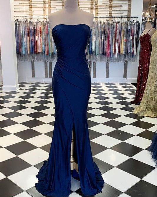 Schlichtes trägerloses, gerüschtes, marineblaues Meerjungfrau-Ballkleid aus Satin cg7572