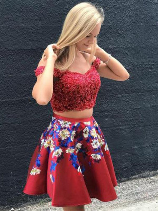Zweiteiliges rotes schulterfreies Homecoming-Kleid mit Perlen und Blumenmuster cg760