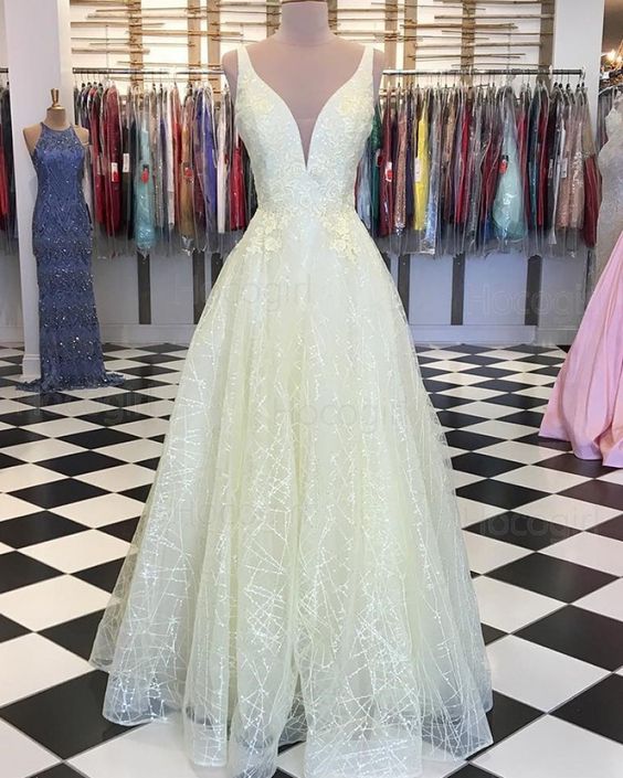 Deep V-neck Light Yellow Appliqued Sparkle Prom Dress cg7609