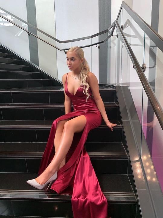 Sexy Mermaid Burgundy Prom Dresses V Neck Evening Dresses Backless cg7707