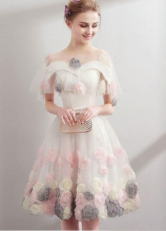 Süßes, kurzes Tüll-Heimkehrkleid mit herzförmigem Ausschnitt, Tüll-Heimkehrkleid cg789