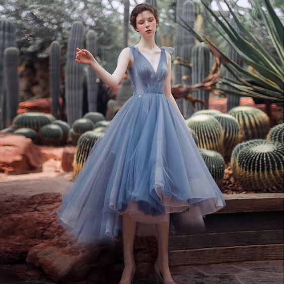 Blaues kurzes Ballkleid aus Tüll mit V-Ausschnitt, blaues Abendkleid cg8120