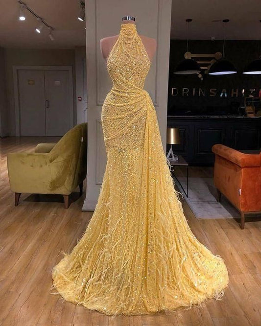 gelbe Abendkleider lang mit hohem Halsausschnitt glitzerndes Luxus-Bling-Abendkleid mit Federn, formelles Ballkleid cg8245
