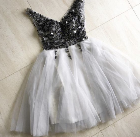 kurzes Tüll-Heimkehrkleid mit Pailletten und Perlen cg876