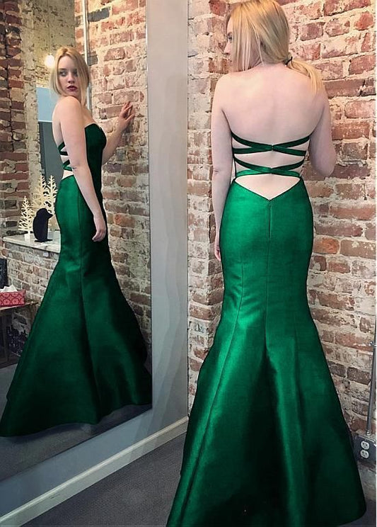 Schlichtes Satin-Meerjungfrauen-Ballkleid mit trägerlosem Ausschnitt cg8800